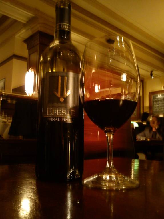 Delicioso vinho do estado de Washington, nossa bebida durante o  jantar no Metropolitan Grill, um dos melhores restaurantes de Seattle e de todos os Estados Unidos